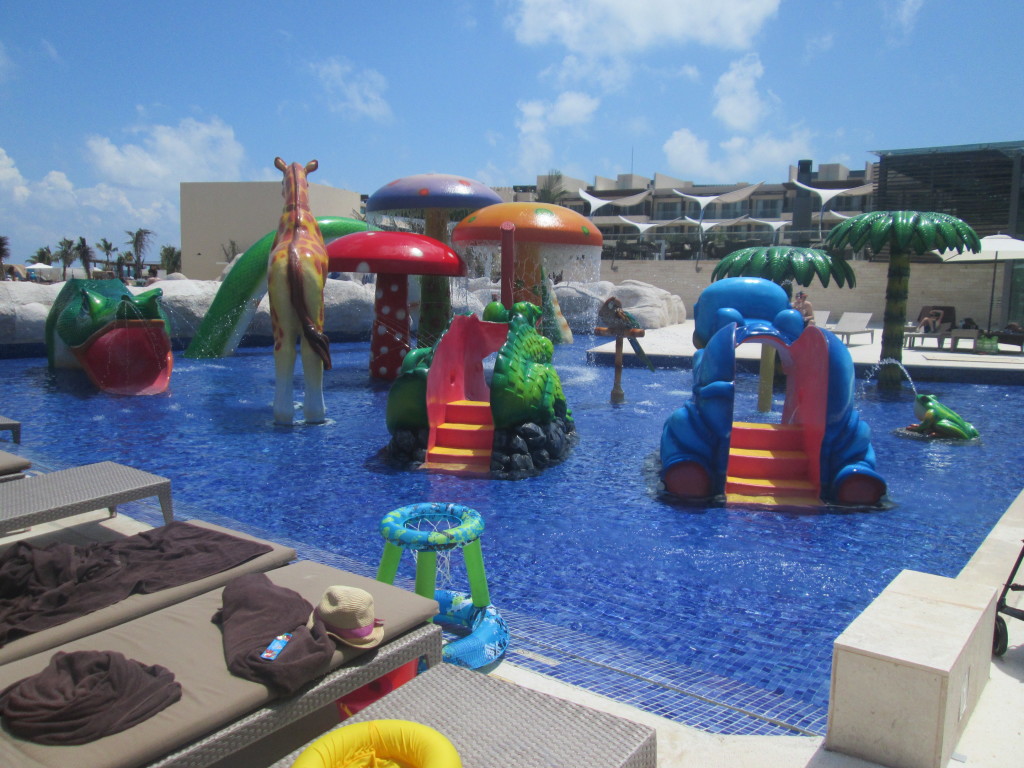 Royalton Riviera Cancun waterpark - upper level