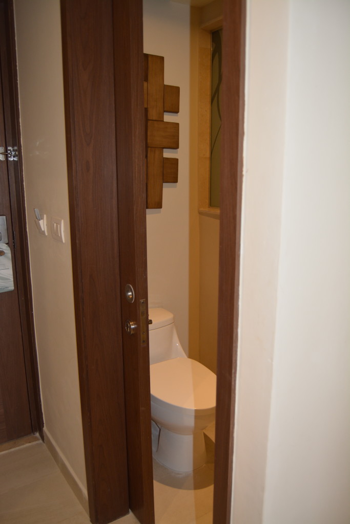 Royalton Riviera Cancun Jr Oceanview Suite toilet